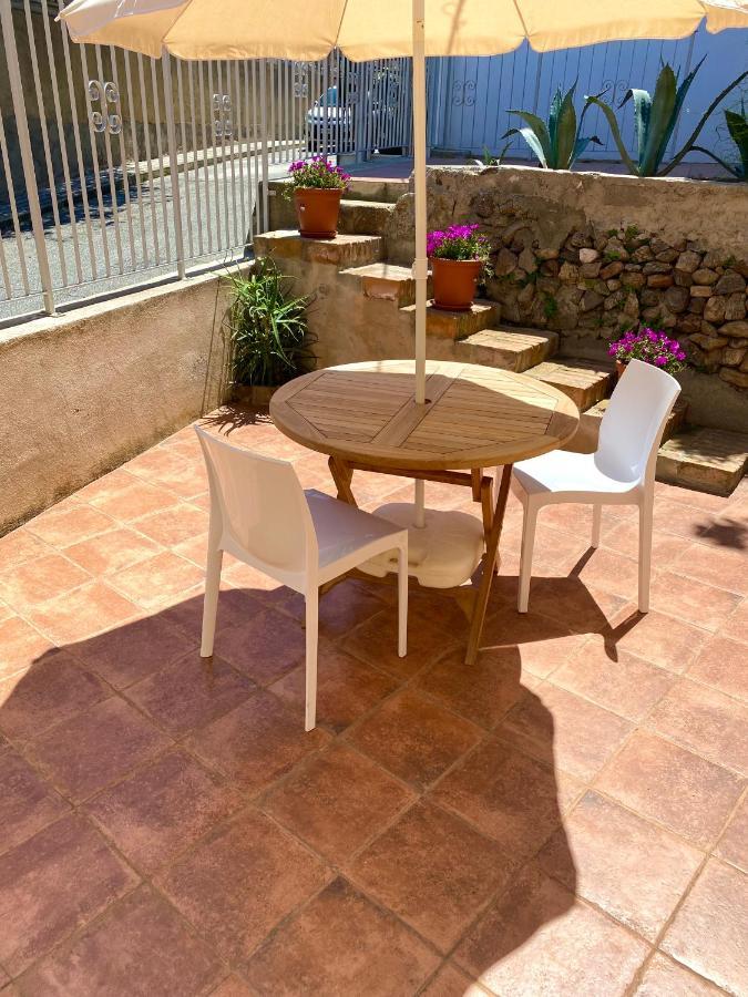 Bilocale Nucarella Apartment Шила Екстериор снимка