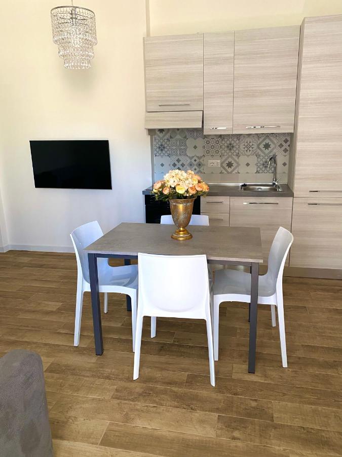 Bilocale Nucarella Apartment Шила Екстериор снимка